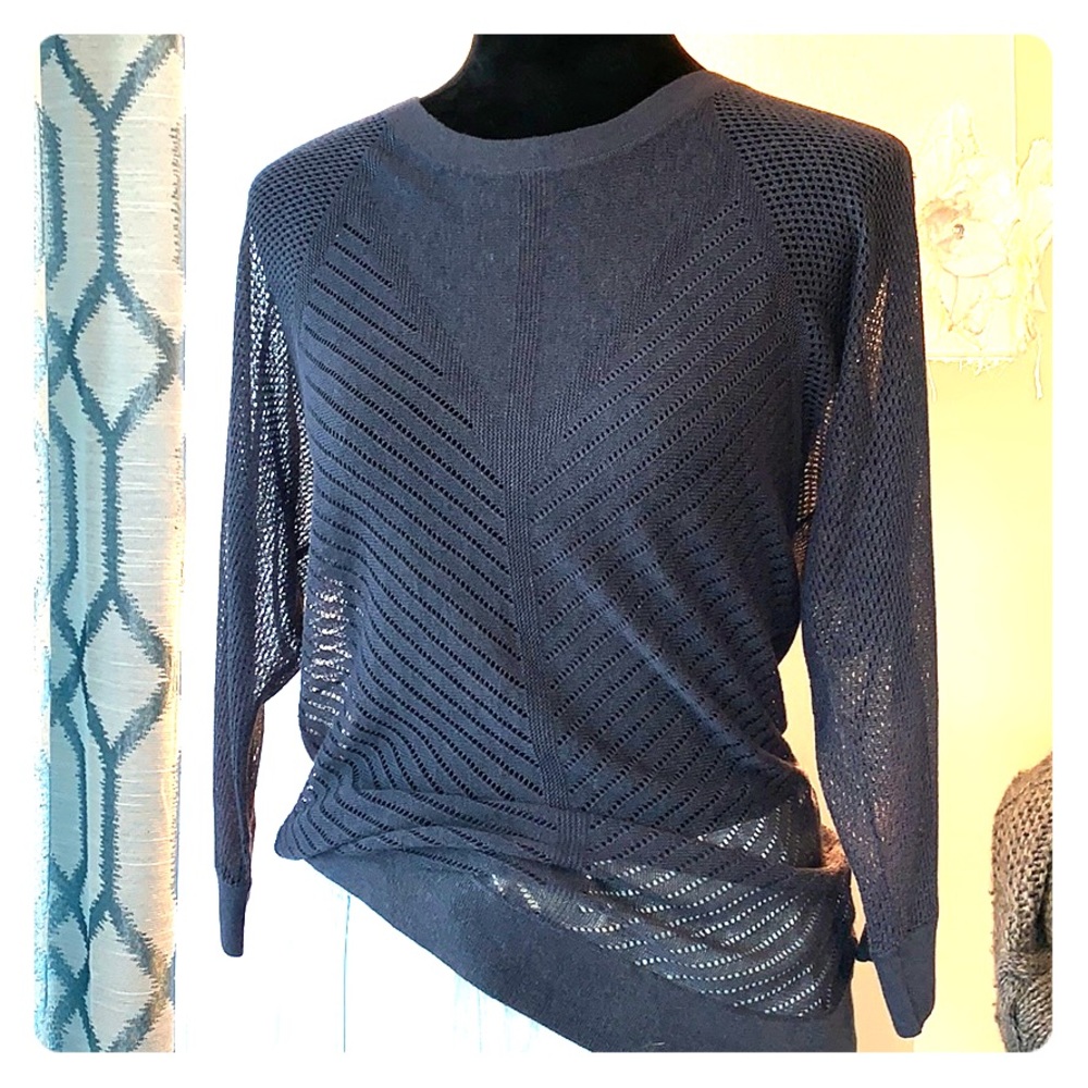 NWT DKNY THIN NAVY TOP SIZE XS ALMOST SHEER
